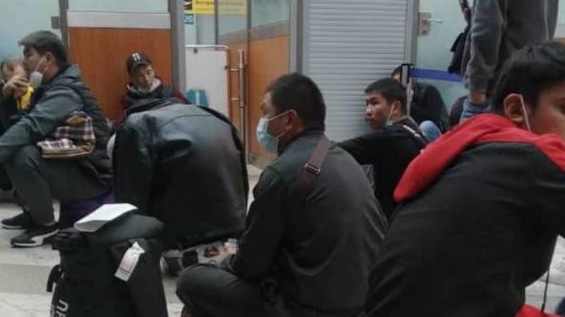 В аэропорту «Шереметьево» несколько часов держат около 200 кыргызстанцев. Фото