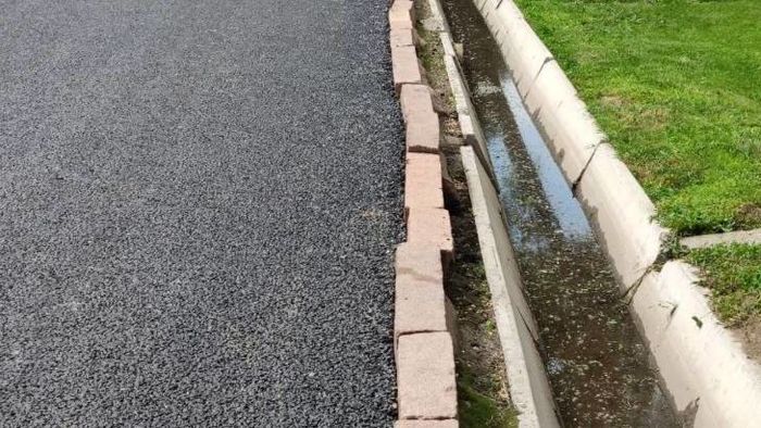 Замена асфальта на Старой площади. Горожанин жалуется на качество ...