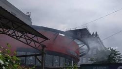 Горожанин жалуется на дым из заведения «Ожак Кебаб». Фото