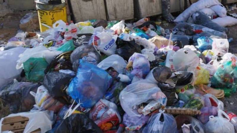 Гора мусора в мкр Улан-2. Фото