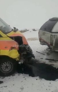 На автодороге Бишкек-Ош карета Скорой помощи попала в аварию. Видео