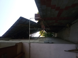По улице Жибек Жолу снесло крышу дома, - читатель <b><i>(фото)</i></b>