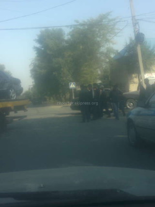 На пересечении улиц Карпинского-Фрунзе столкнулись две автомашины (фото)