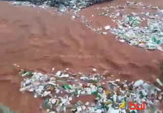 Река Аламедин в Бишкеке заполнена мусором <i>(видео)</i>