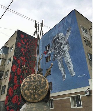 Кыргызстанская арт-группа DOXA разрисовала фасады двух домов в Алматы <i>(фото)</i>