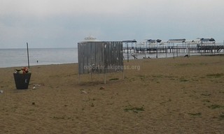 Общественный пляж рядом с пансионатом «Ак-Жол» на Иссык-Куле не очищен от мусора <i>(фото)</i>