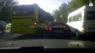 УПМ ГУВД Бишкека оштрафовала водителя автобуса №42 на 2 тыс. сомов за нарушение ПДД
