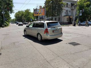 Читательница просит наказать водителя, нарушившего ППД на Московской-Исанова в Бишкеке (фото)