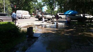 Затоп на Эркиндик-Киевской был устранен, - мэрия Бишкека
