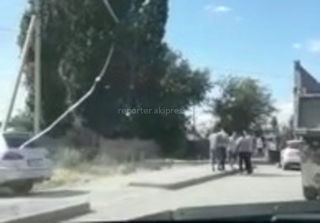 В жилмассиве Колмо на дороге произошла потасовка между водителями (видео)