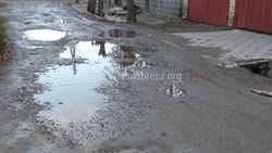 Бишкекчанка просит отремонтировать участок ул.Суюмбаева (фото)