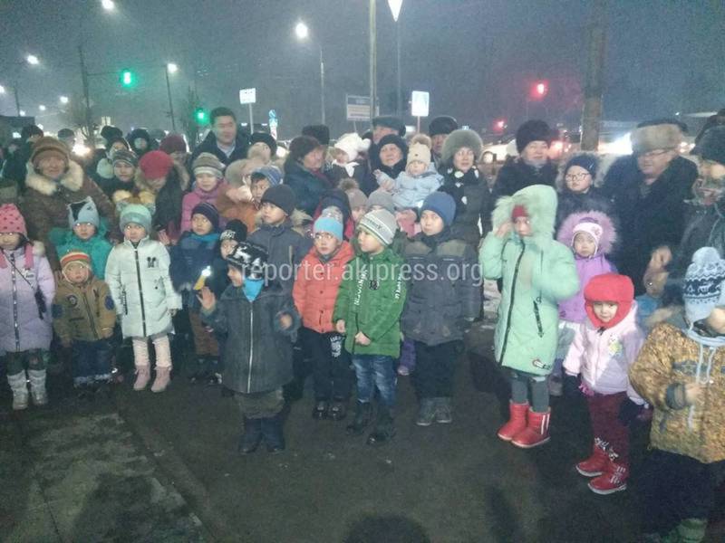 Бишкекчанина, заявившего о том, что «Дед Мороз и Снегурочка сбежали, а подарки раздали чужим детям», пригласили на другое мероприятие