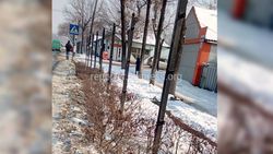 На проспекте Жибек Жолу в Бишкеке демонтируют ограждения вдоль дороги <i>(фото)</i>
