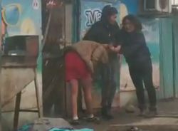 На улице Павлова возле ШГ№31 подрались пьяные женщины, - бишкекчанин (видео)