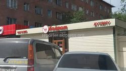 Бишкекчанин интересуется, законно ли установлен павильон на Московской-Ибраимова?