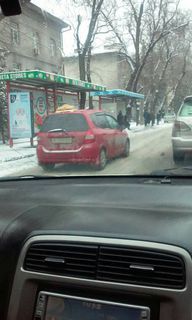 Фото — Нарушения водителями ПДД на ул.Московской в Бишкеке