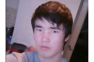 Родственники ищут 19-летнего Улана Гулматова. Он выехал из Каракола в Бишкек и пропал <i>(фото)</i>