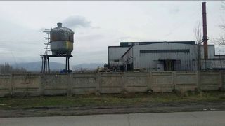 Группа жителей города Шопоков просят закрыть металлообработывающий завод (фото)