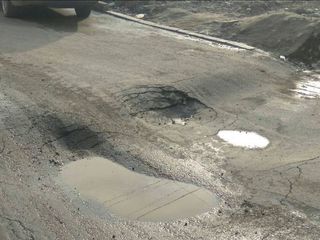 Аварийное состояние дороги на Ахунбаева-Молдокулова будет устранено при сухой погоде, - мэрия Бишкека