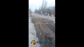 Ни пройти ни проехать: Жительница Лебединовки жалуется на грязь после ремонта на проспекте Победы (видео)