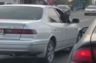 На ул.Анкара в Бишкеке пьяный водитель управлял «Тойотой» <i>(видео)</i>