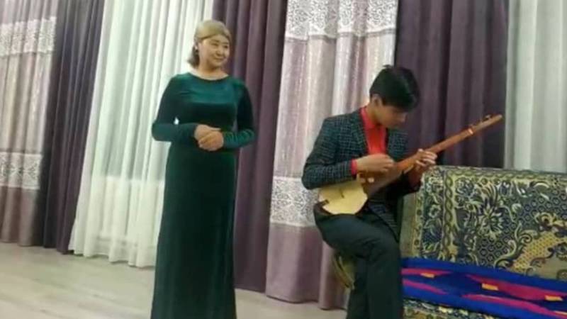 Карантин: Семья из жилмассива Рухий-Мурас устроила мини-концерт. Видео