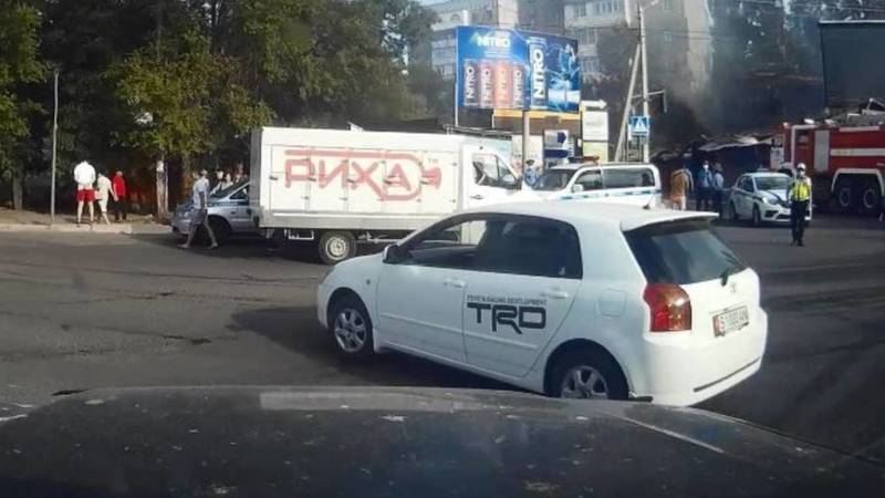 В Бишкеке замечена «Тойота» с номера, оформленными на Lexus RX 330. Фото