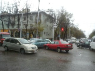 В Бишкеке на Манаса-Киевской столкнулись два автомобиля <b>(фото)</b>
