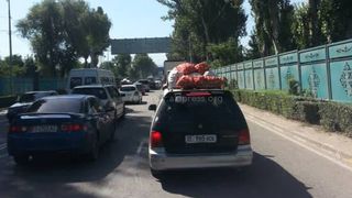 Бишкекчанин жалуется на повседневные пробки на ул.Фучика (фото)