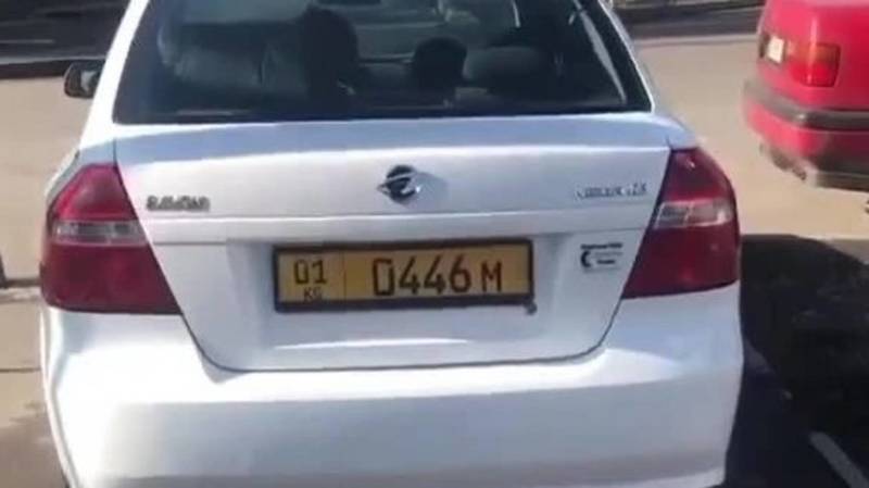 Таксист припарковал свой «Равон» на зебре. Видео горожанина