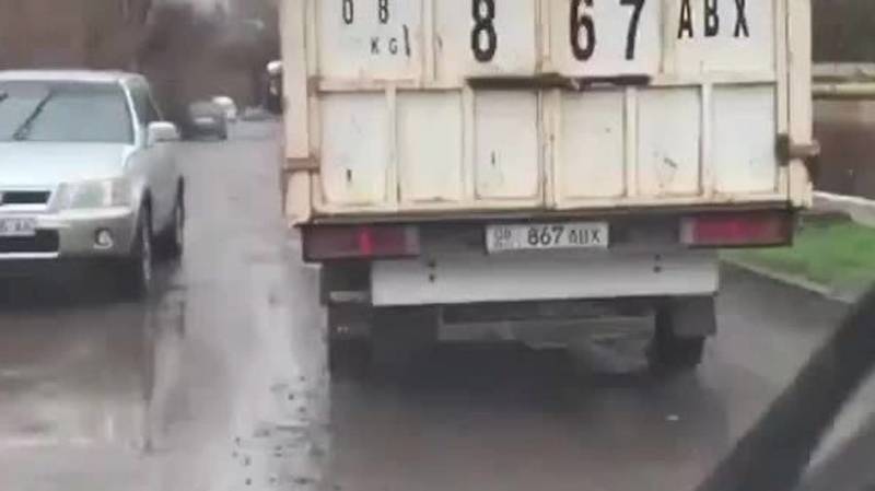 Водитель жалуется на состояние дороги вдоль БЧК. Видео