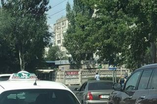 На перекрестке Московская-Ибраимова ветки закрыли светофор <i>(фото)</i>
