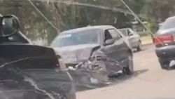 В Токмоке столкнулись две легковушки. Видео с места аварии