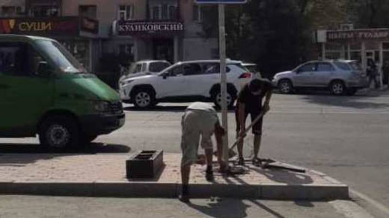 Дорожный знак на Ахунбаева-Малдыбаева был сбит при ДТП, - мэрия
