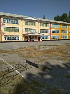 В школе села Гульча образовалась очередь при отборе на первые классы