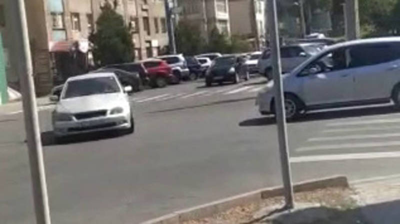 Бишкекчанин просит установить светофор на Токтогула-Шопокова. Видео