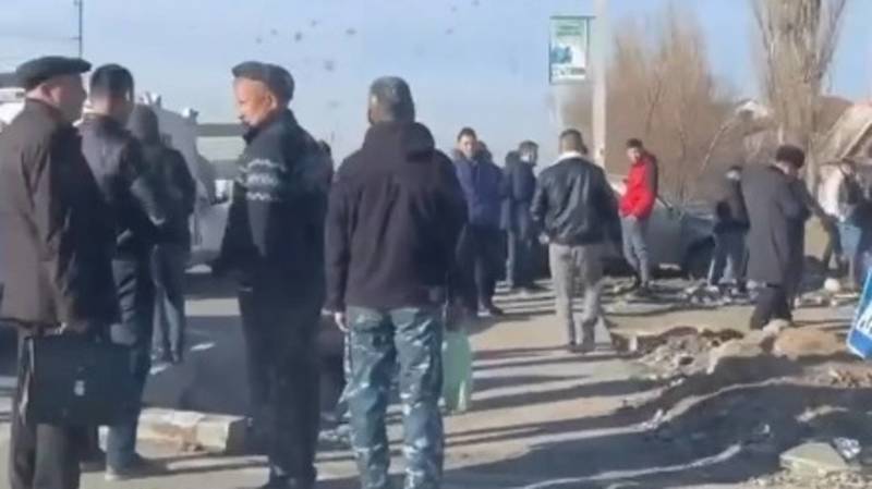 Очередная авария на Шералиева-Куюкова, горожанин просит установить там светофор. Видео