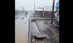 Улицу Лущихина в Ак-Ордо затопило из-за дождя