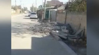 Кызыл Аскердеги Абдраев кɵчɵсүндө тротуар жана суу өтүчүү түтүктөр жасалып жатат