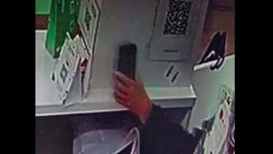 Кража телефона в магазине попала на камеры. Видео
