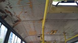 Горожанин жалуется на состояние автобуса №48. Фото