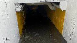 В подземке на Алматинке течет вода. Видео