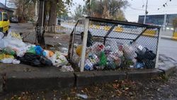 Свалка мусора на улице Веселой. Фото