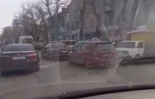С жалобой на беспорядочную парковку на Московской надо обратиться в УОБДД, - мэрия