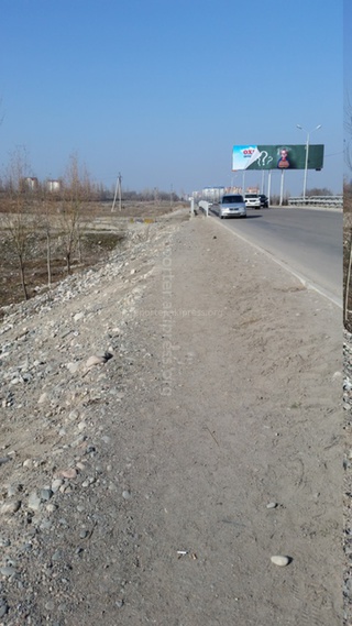 Вдоль Южной магистрали от Байтик Баатыра до Баха отсутствует пешеходный тротуар, - читатель <b><i> (фото) </i></b>