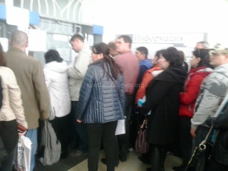 В филиале «Бишкекгаз» ОСОО «Газпромкыргызстан» огромные очереди на переоформление услуг, - читатель <b><i> (фото) </i></b>