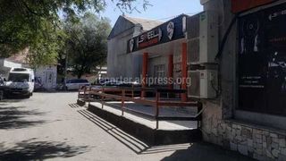 Спортзал в 9 мкр захватил муниципальную территорию незаконно, - «Бишкекглавархитектура»