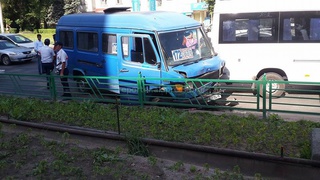 На Абдрахманова-Боконбаева столкнулись 3 маршрутки, троллейбус и легковой автомобиль <b><i>(фото)</i></b>