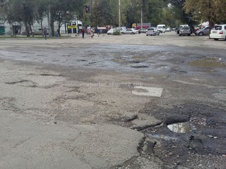 Мэрия Бишкека перенаправила запрос по ремонту нижней части улицы Ауэзова Минтрансу