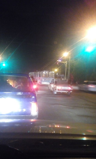 В городе Ош водитель троллейбуса совершил поворот налево со второго ряда, - читатель (фото)